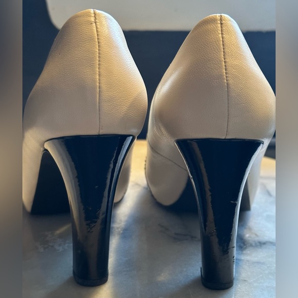 Franco Sarto Black & Cream Peep Toe Cone Thick High Heels SZ 6 Has few f… - Picture 4 of 13